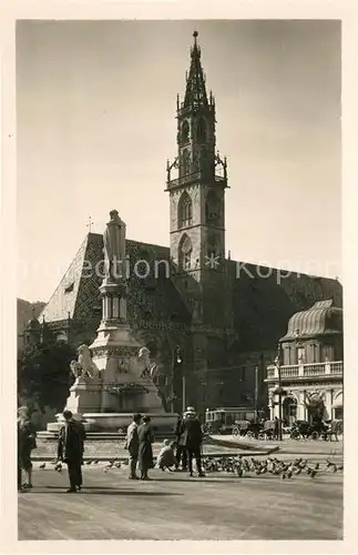 AK / Ansichtskarte Bolzano Chiesa Parrocchiale e Monumento a Walter Bolzano