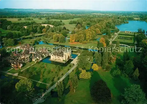 AK / Ansichtskarte Edenbridge_Sevenoaks Fliegeraufnahme Hever Castle Tudor Village  Edenbridge Sevenoaks