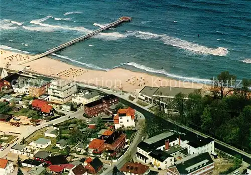 AK / Ansichtskarte Niendorf_Ostseebad Fliegeraufnahme Seebruecke  Niendorf_Ostseebad