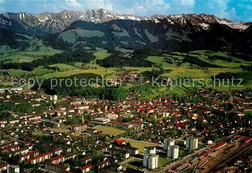 AK / Ansichtskarte Sonthofen_Oberallgaeu mit Daumengruppe Nebelhorn und Entschenkopf Fliegeraufnahme Sonthofen Oberallgaeu