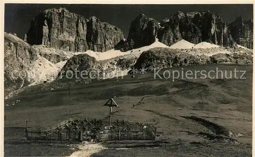AK / Ansichtskarte Dolomiti Passo Pordoi Cimitero militare Dolomiti