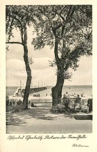 AK / Ansichtskarte Scharbeutz_Ostseebad Blick von der Strandhalle Promenade Seebruecke Scharbeutz_Ostseebad