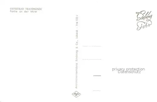 AK / Ansichtskarte Travemuende_Ostseebad Mole Segelboot Travemuende_Ostseebad