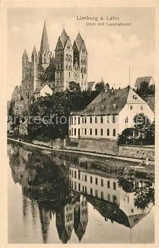 AK / Ansichtskarte Limburg_Lahn Dom mit Landratsamt Wasserspiegelung Limburg_Lahn