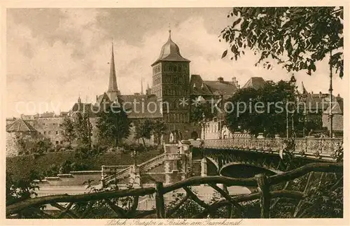 AK / Ansichtskarte Luebeck Burgtor und Bruecke am Travekanal Luebeck
