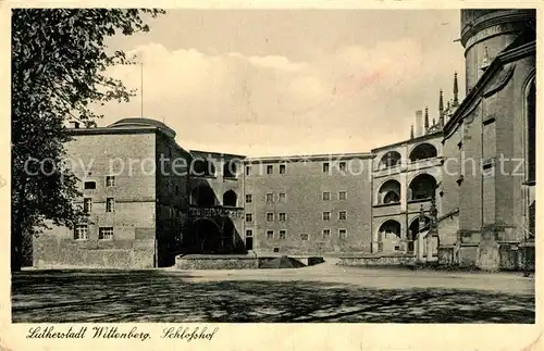 AK / Ansichtskarte Wittenberg_Lutherstadt Schlosshof Wittenberg_Lutherstadt