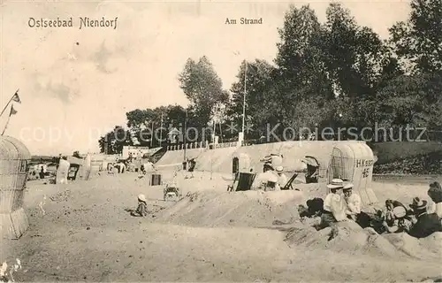 AK / Ansichtskarte Niendorf_Ostseebad Strandpartie Niendorf_Ostseebad