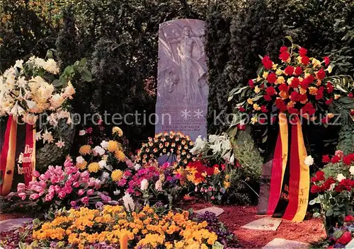 AK / Ansichtskarte Rhoendorf Grabstaette Dr Konrad Adenauer Rhoendorf