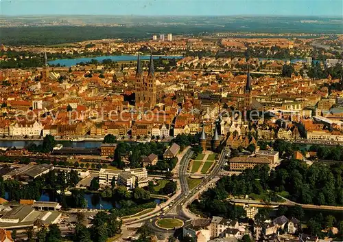 AK / Ansichtskarte Luebeck Stadtzentrum Holstentor Fliegeraufnahme Luebeck