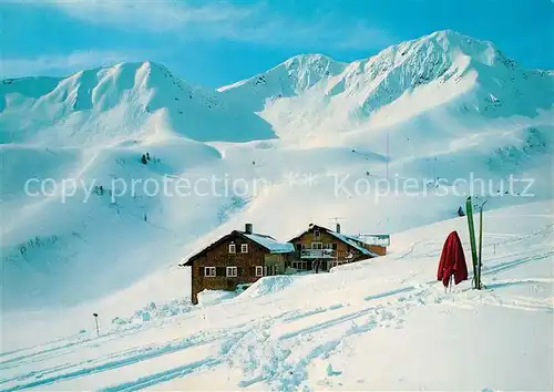 AK / Ansichtskarte Schwarzwasserhuette Berghaus mit Ochsenhofer Scharte und Gruenhorn im Winter Schwarzwasserhuette