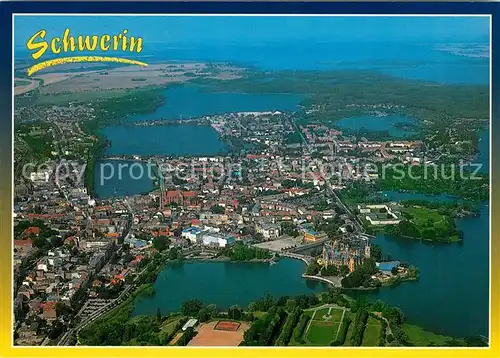 AK / Ansichtskarte Schwerin_Mecklenburg Fliegeraufnahme mit Schloss Schwerin_Mecklenburg