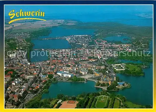 AK / Ansichtskarte Schwerin_Mecklenburg Fliegeraufnahme mit Schloss Schwerin_Mecklenburg
