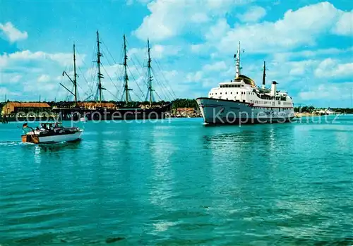 AK / Ansichtskarte Travemuende_Ostseebad Muendung Segelschulschiff Passat  Travemuende_Ostseebad