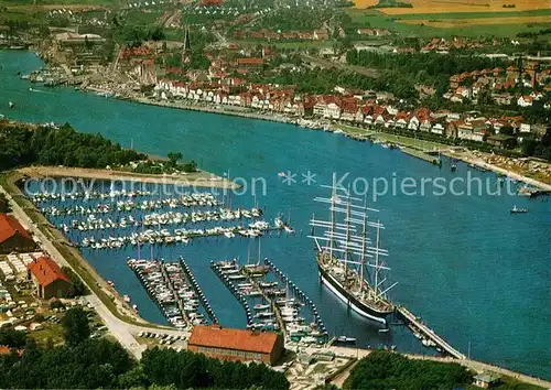 AK / Ansichtskarte Travemuende_Ostseebad Fliegeraufnahme Travemuende_Ostseebad