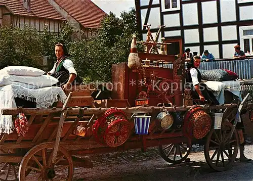 Schwalmstadt Kammerwagen Aussteuer eine Schwalmer Braut Tradition Trachten Schwalmstadt
