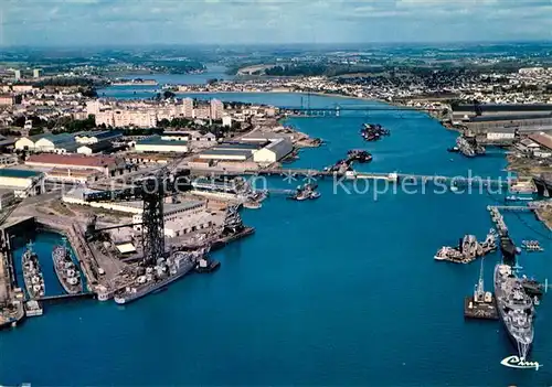 AK / Ansichtskarte Lorient_Morbihan_Bretagne Fliegeraufnahme Port de guerre Lorient_Morbihan_Bretagne