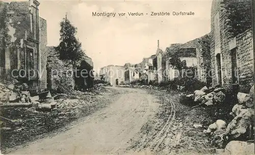AK / Ansichtskarte Verdun_Meuse Zerstoerte Dorfstrasse Verdun Meuse