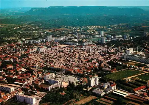 AK / Ansichtskarte Bagnols sur Ceze Fliegeraufnahme Bagnols sur Ceze