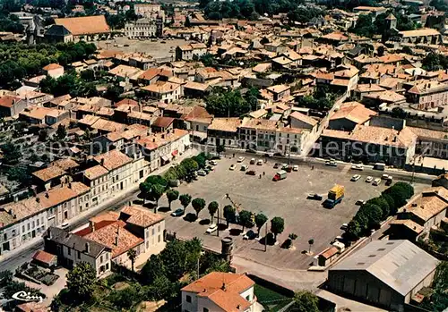 AK / Ansichtskarte Barbezieux Saint Hilaire Fliegeraufnahme Champ de Foire Barbezieux Saint Hilaire
