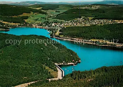 AK / Ansichtskarte Schluchsee Fliegeraufnahme mit Staumauer See und Ortszentrum Schluchsee