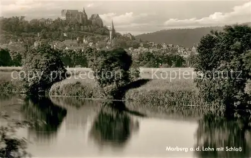 AK / Ansichtskarte Marburg_Lahn Uferpartie am Fluss Blick zum Schloss Marburg_Lahn