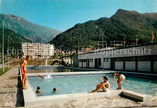 AK / Ansichtskarte Vernet les Bains Piscine et le Palais des Pyrenees Vernet les Bains