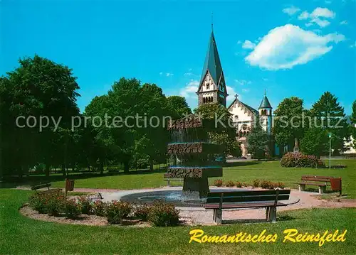 AK / Ansichtskarte Reinsfeld_Hunsrueck Park Brunnen Kirche Reinsfeld Hunsrueck