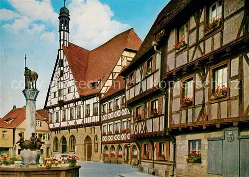 AK / Ansichtskarte Forchheim_Oberfranken Kriegerbrunnen Rathaus Fachwerkhaus 15. Jhdt. Forchheim Oberfranken
