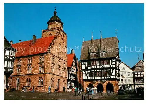 AK / Ansichtskarte Alsfeld Marktplatz Rathaus Fachwerkhaus Altstadt Historische Gebaeude Alsfeld