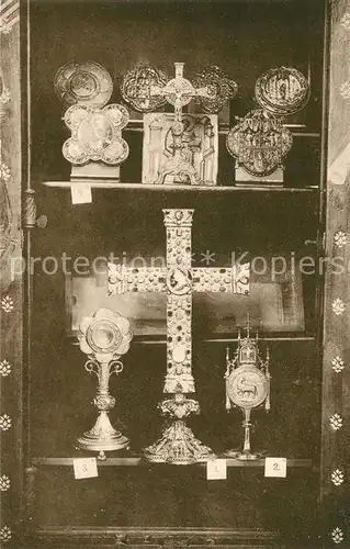 AK / Ansichtskarte Aachen Kaiser Dom Schrank No 1 mit Lotharkreuz Agnus Dei Reliquiar Pacifalkreuz Sechs Chormantelschliessen und silberne Kanzelplatte Aachen