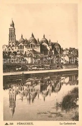 AK / Ansichtskarte Perigueux La Cathedrale Perigueux