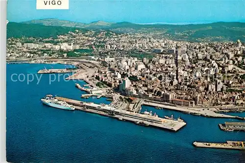 AK / Ansichtskarte Vigo Fliegeraufnahme mit Hafen Vigo