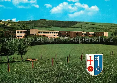 AK / Ansichtskarte Luegde Hauptschule am Ramberg Wappen Luegde