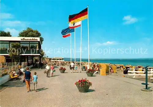 AK / Ansichtskarte Niendorf_Ostseebad Strandpromenade Niendorf_Ostseebad