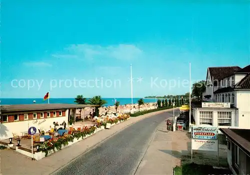 AK / Ansichtskarte Niendorf_Ostseebad Strandpromenade Kurhotel Niendorf_Ostseebad