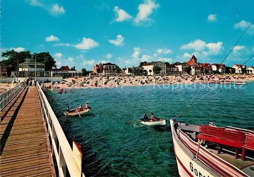 AK / Ansichtskarte Niendorf_Ostseebad Blick von der Seebruecke Strand Hotels Niendorf_Ostseebad