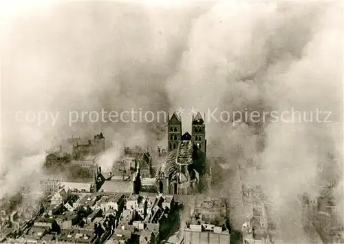 AK / Ansichtskarte Luebeck Marienkirche Luftangriff 1942 Truemmer 2. Weltkrieg Fliegeraufnahme Luebeck