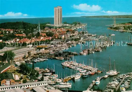 AK / Ansichtskarte Travemuende_Ostseebad Hafen Hotel Maritim Fliegeraufnahme Travemuende_Ostseebad