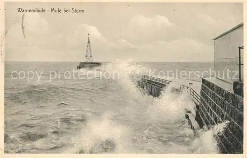 AK / Ansichtskarte Warnemuende_Ostseebad Mole bei Sturm Warnemuende_Ostseebad