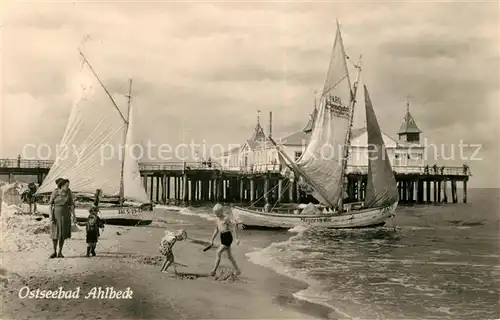 AK / Ansichtskarte Ahlbeck_Ostseebad Seebruecke Strandpartie Ahlbeck_Ostseebad