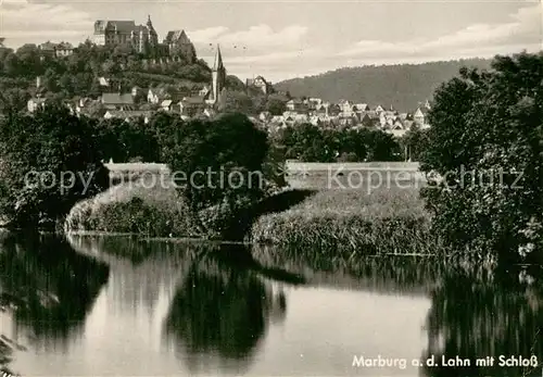 AK / Ansichtskarte Marburg_Lahn Partie am Fluss Blick zum Schloss Marburg_Lahn