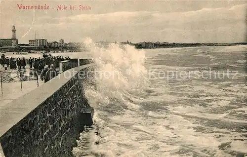 AK / Ansichtskarte Warnemuende_Ostseebad Mole im Sturm Warnemuende_Ostseebad