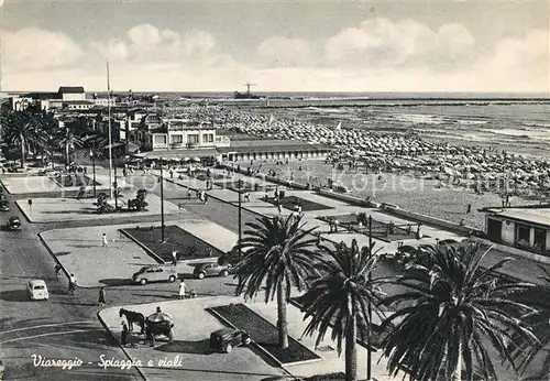 AK / Ansichtskarte Viareggio Spiaggia e viali Strand Promenade viareggio