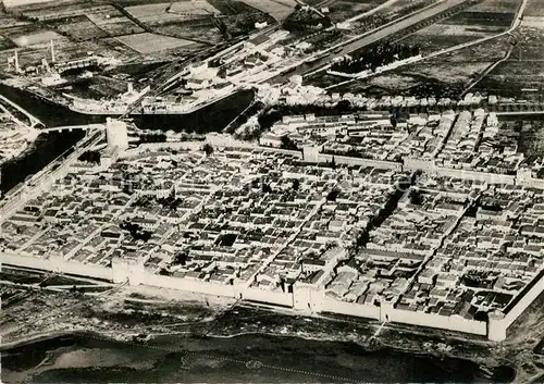 AK / Ansichtskarte Aigues Mortes_Gard Vue aerienne Aigues Mortes Gard