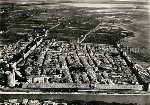 AK / Ansichtskarte Aigues Mortes_Gard Vue aerienne Aigues Mortes Gard