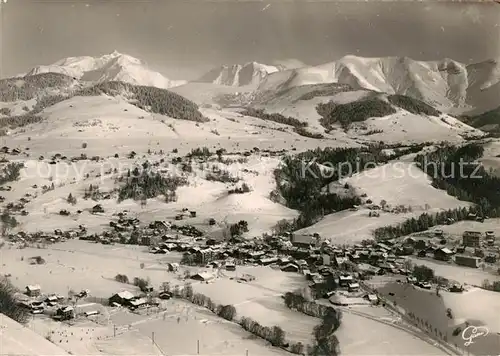 AK / Ansichtskarte Megeve Vue generale et le Mont en hiver Megeve
