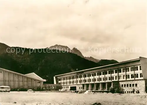 AK / Ansichtskarte Zakopane Osrodek sportowy i hotel Zakopane Sportzentrum Hotel Zakopane