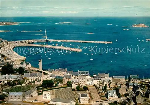 AK / Ansichtskarte Roscoff Vue d ensemble vers le port vue aerienne Roscoff