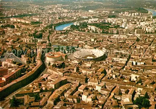 AK / Ansichtskarte Verona_Veneto Stadtbild mit Arena Fliegeraufnahme Verona Veneto