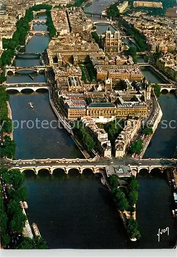 AK / Ansichtskarte Paris Ile de la Cite la Seine Pont Neuf Palaix de Justice Sainte Chapelle Notre Dame vue aerienne Paris